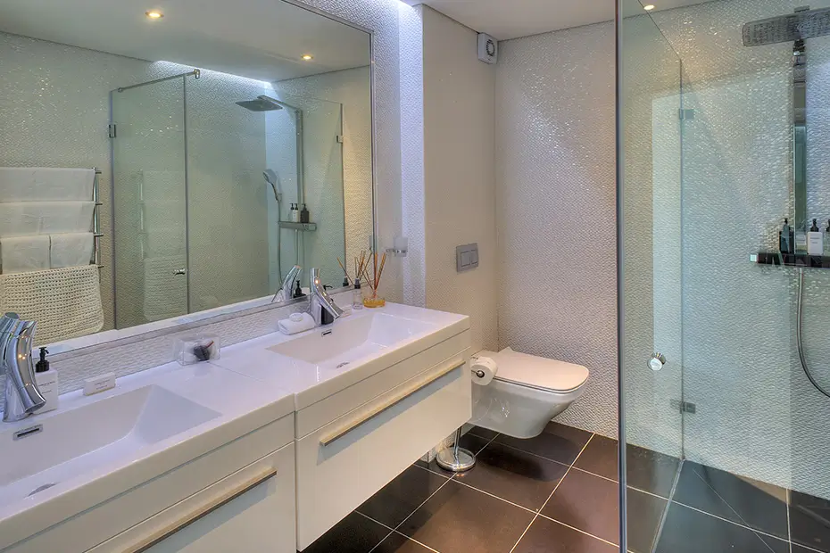 Luxury Suites — view 2