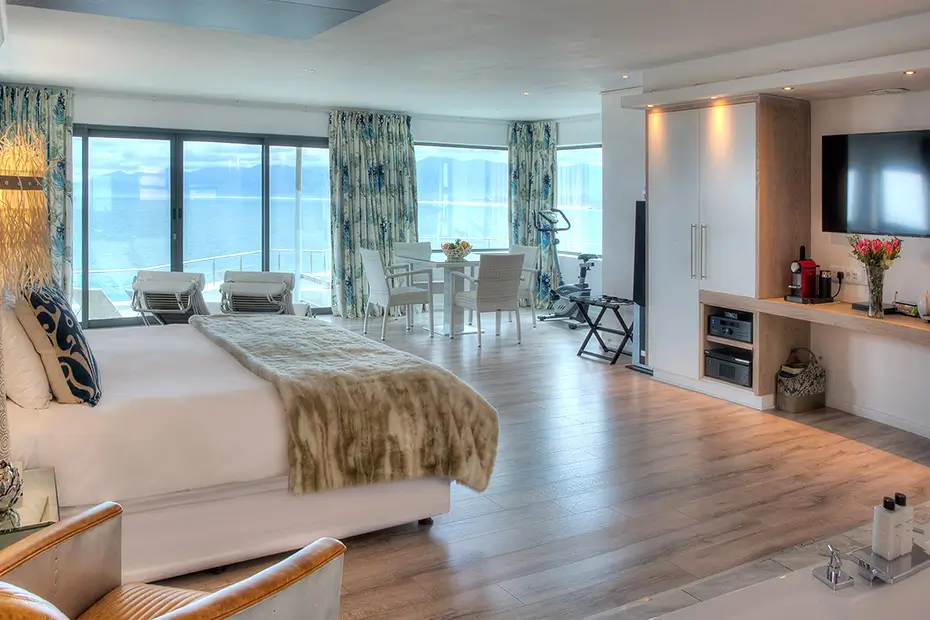 Penthouse Suite — view 2